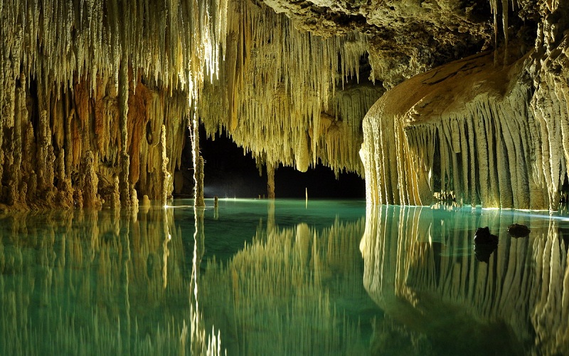 Rio Secreto được xem là một mê cung của những hang động dưới nước